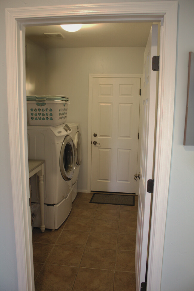 Building Photo - 10610 Garnet Sky Ct