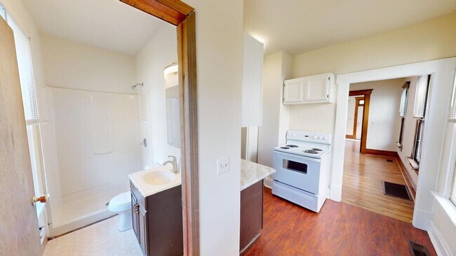 Building Photo - 102 E Patterson Ave