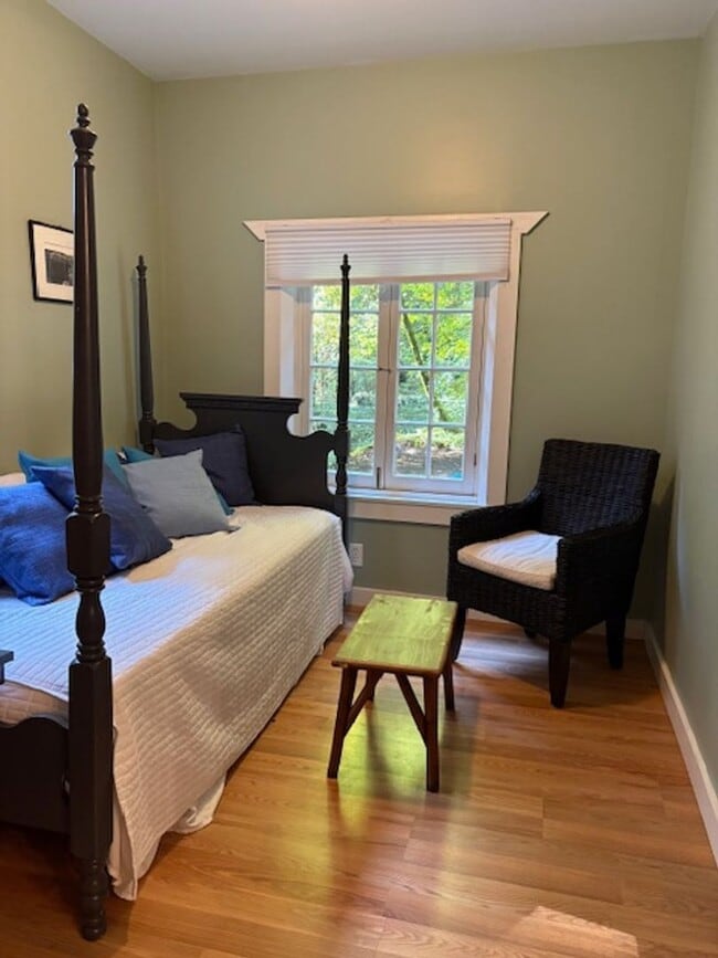 Building Photo - 1 Bed, 1 Bath + Office | Guerneville (Rio ...