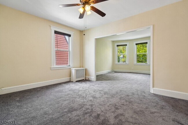 Building Photo - 7 Beekman St