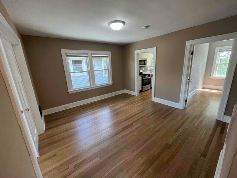 Building Photo - 4416 Verne Ave