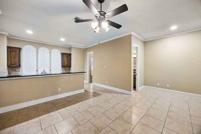 Building Photo - 2101 Miracle Point Dr