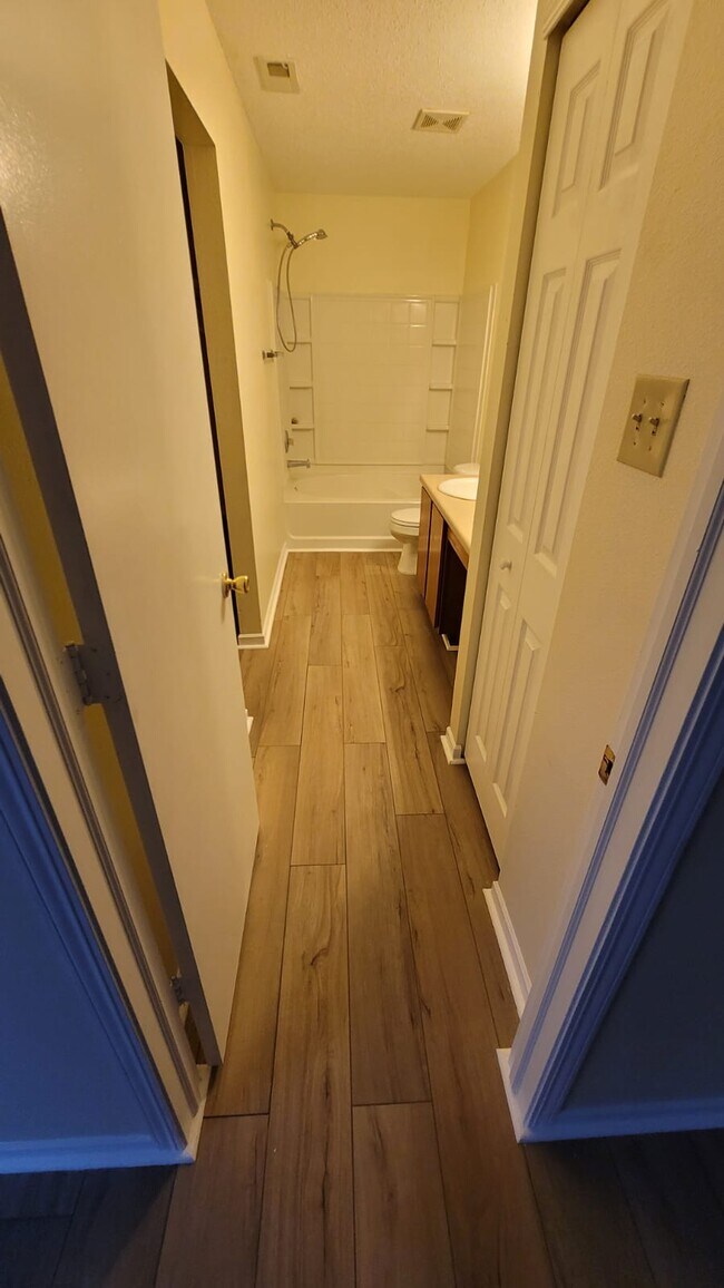 Master Bath - 10367 Waverly Dr