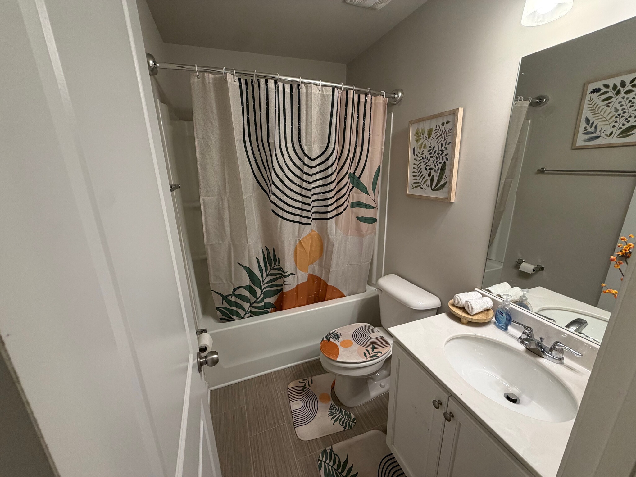 Building Photo - Room in Townhome on Lakeview Crk