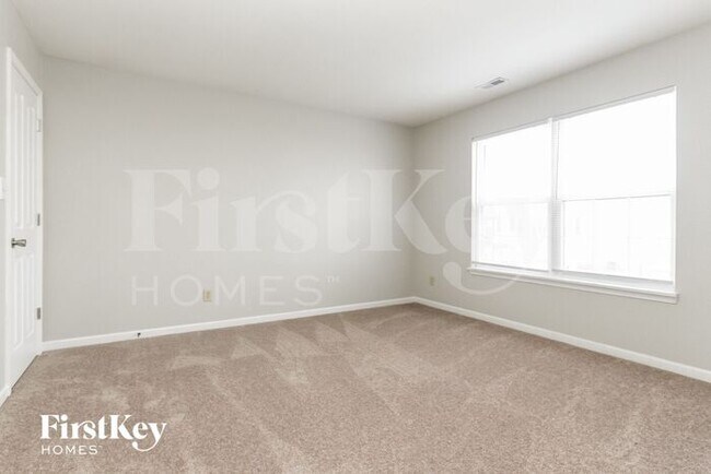 Building Photo - 860 Treyburn Green Dr