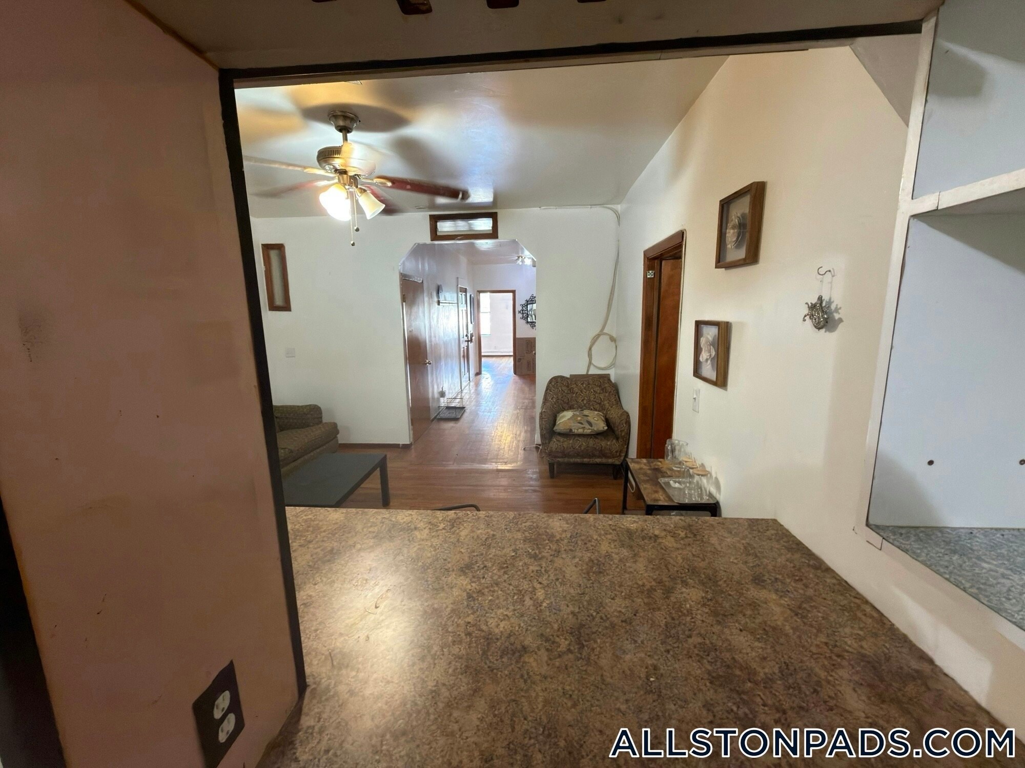 Building Photo - 46 Park Vale Ave