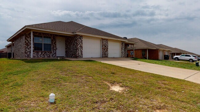 Primary Photo - ALL TILE DUPLEX IN NOLANVILLE! RENT $1,295...