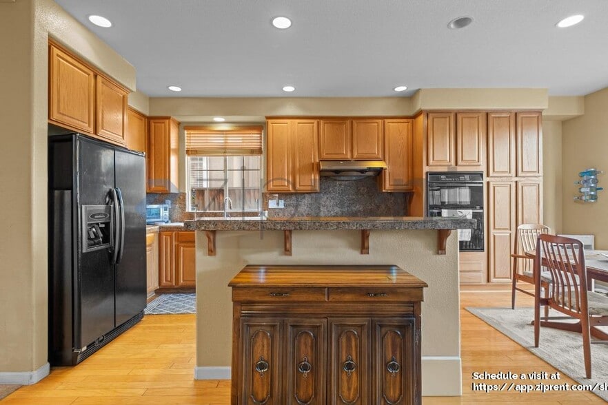 Building Photo - 521 Black Walnut Pl