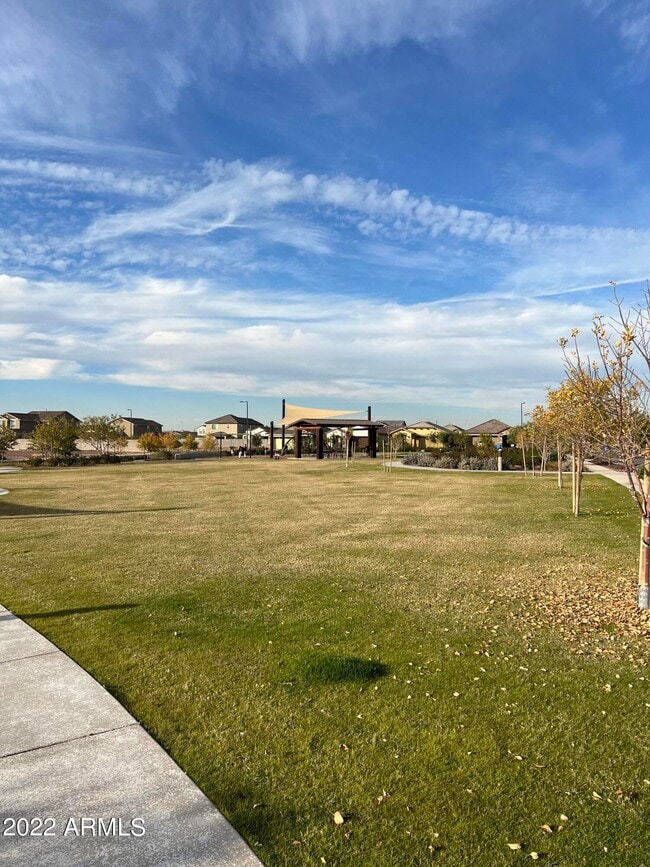 Building Photo - 9221 W Glenrosa Ave