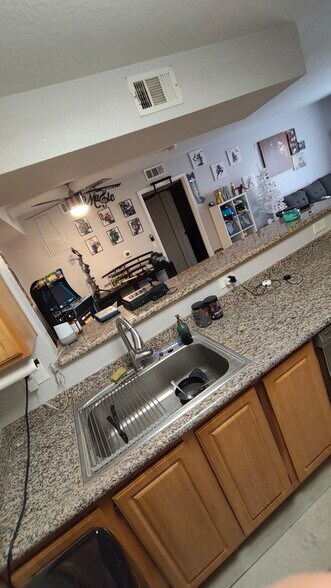 Building Photo - 5055 W Hacienda Ave