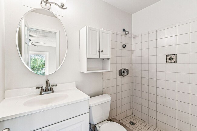 Building Photo - 2X2.5 -MOVE IN NOW! NEW LVP FLOORING ON 1ST FLOOR! NEW CARPET ON 2ND FLOOR! WATER VIEWS! CALL TOD...