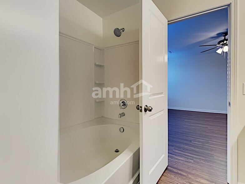 Building Photo - 271 Cameron St