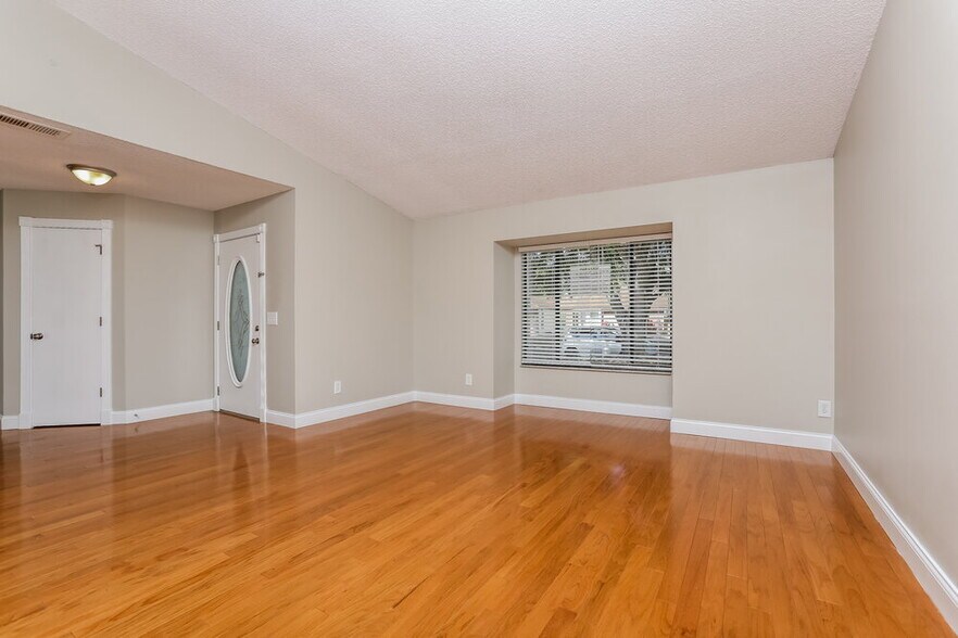 Building Photo - 3737 Valencia Grove Ln