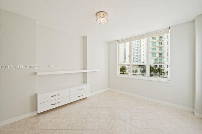 Building Photo - 888 Brickell Key Dr