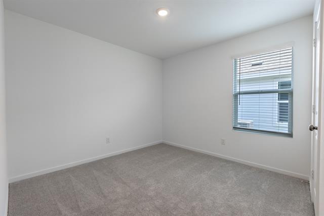 Building Photo - 221 Poplar Pl