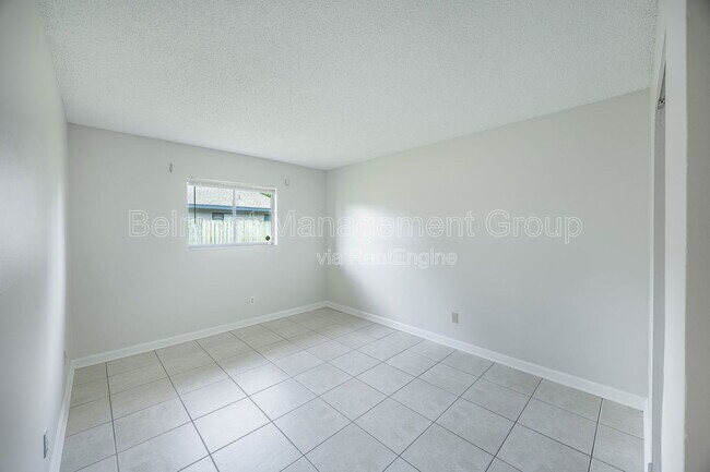 Building Photo - 605 Northlake Blvd