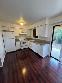 Building Photo - 2813 N Mountain Ave