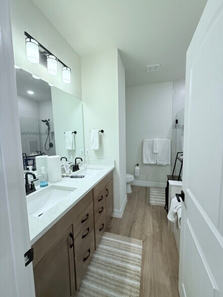 Building Photo - 4408 Appleton Cir W