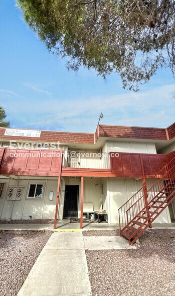 Building Photo - 5396 S Swenson St