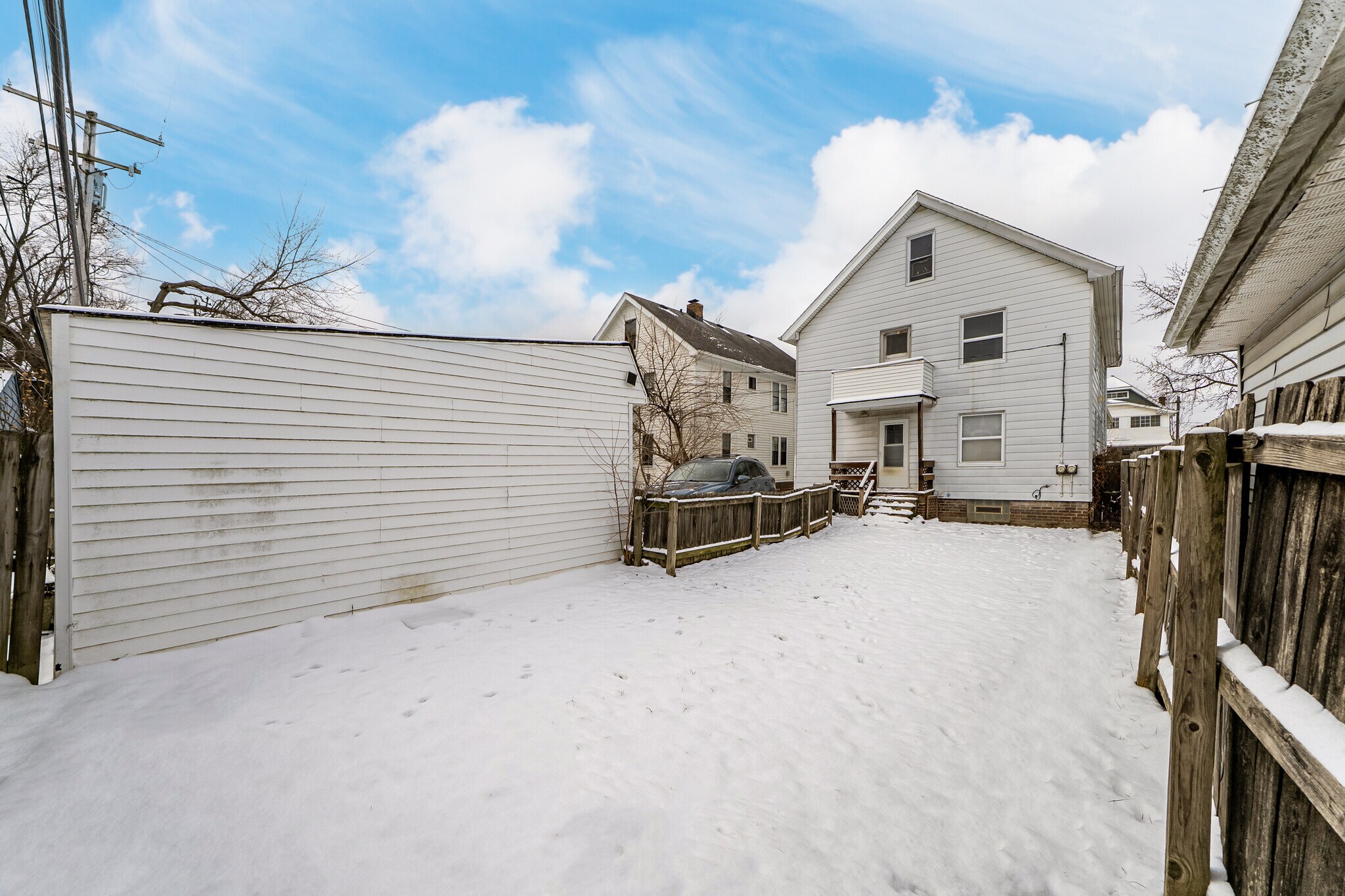 Building Photo - 2167 Carabel Ave