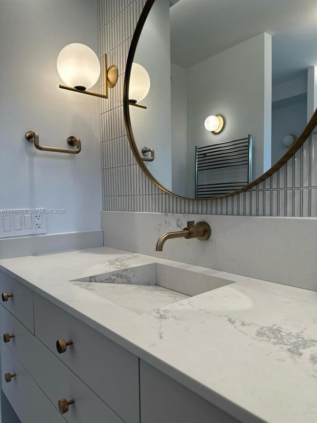 Building Photo - 737 Crandon Blvd