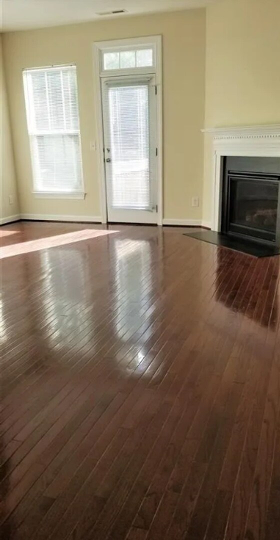 Building Photo - Modern 3-Bedroom Townhome in Townes at Umstead – Available Now