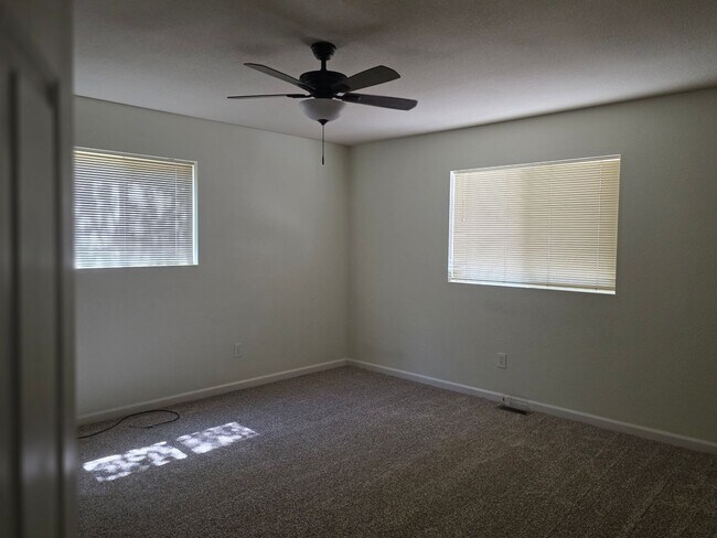Building Photo - 3671 Sandstone Dr
