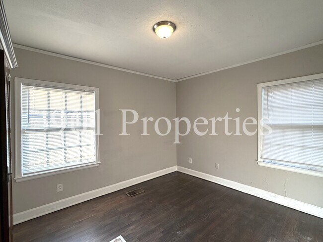 Building Photo - 570 Shotwell St