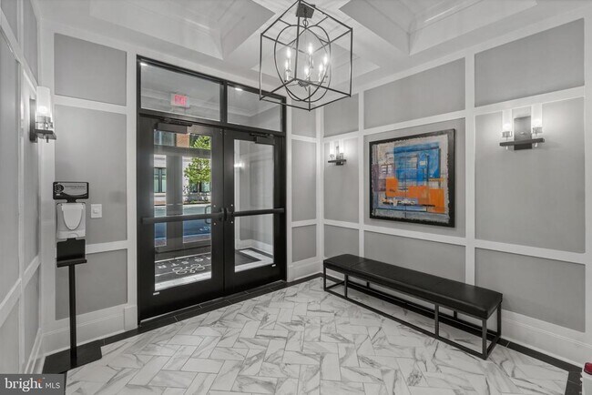 Building Photo - 5 Stationmaster St SE