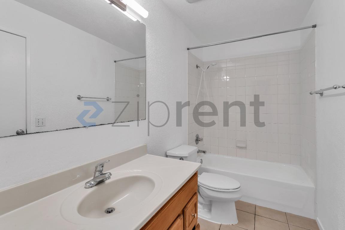 Building Photo - Unit 241