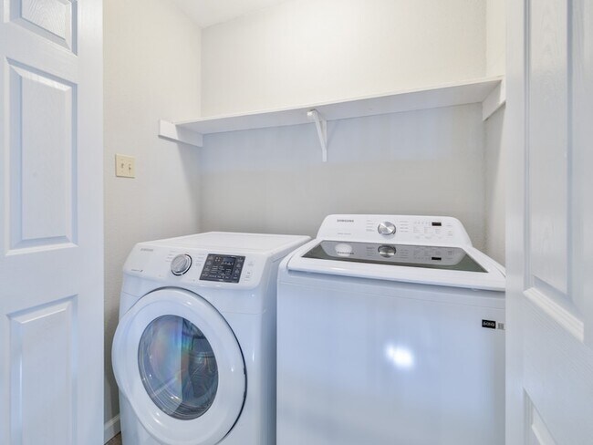 Building Photo - 14911 Wunderlich Dr