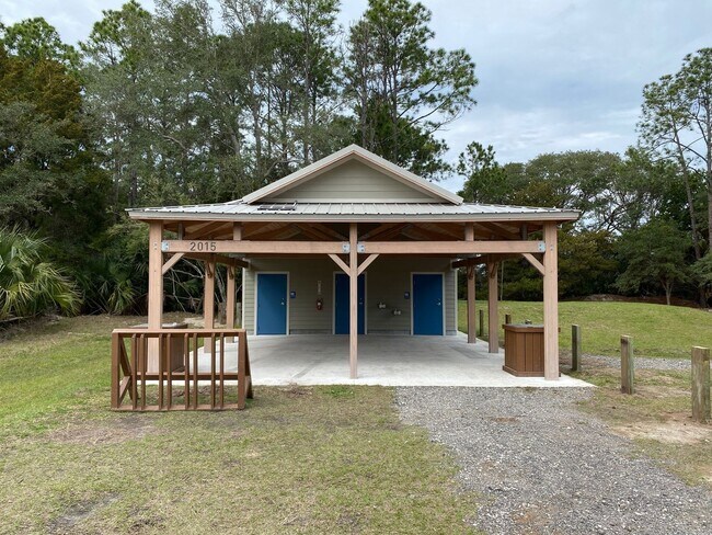 Building Photo - 185 Pk Ctr Ave