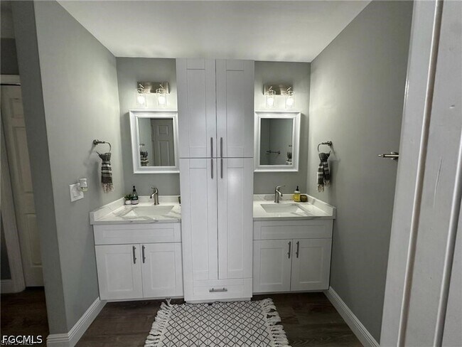 Building Photo - 1714 SE 2nd St