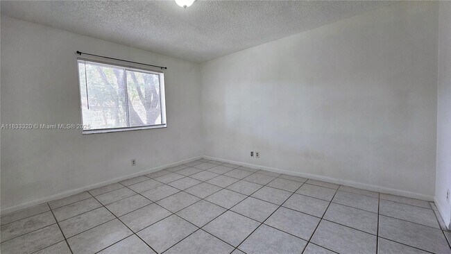 Building Photo - 9277 SW 138th Pl