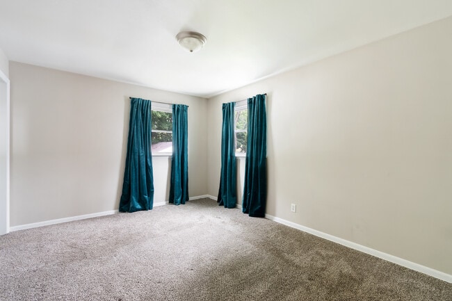 Building Photo - 7116 Claybourne Ave