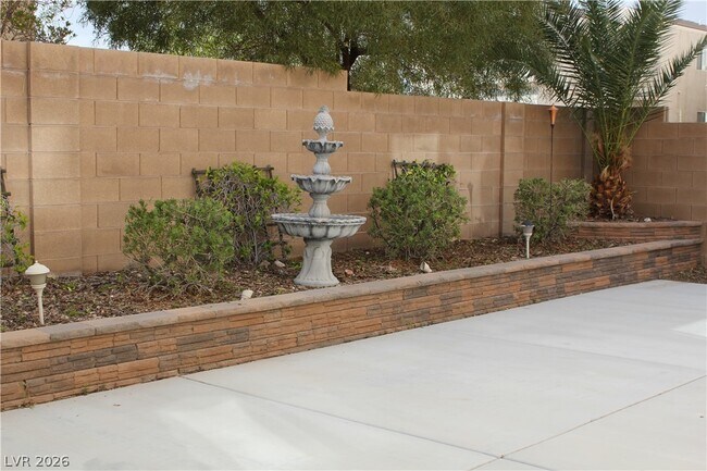 Building Photo - 8749 S Evan Lilas St