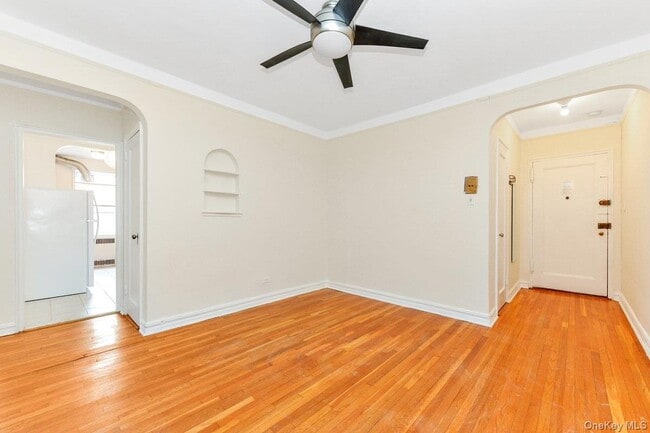 Building Photo - 65-36 Wetherole St