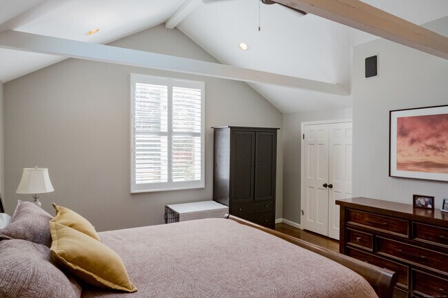 Building Photo - 188 Godfrey Rd E