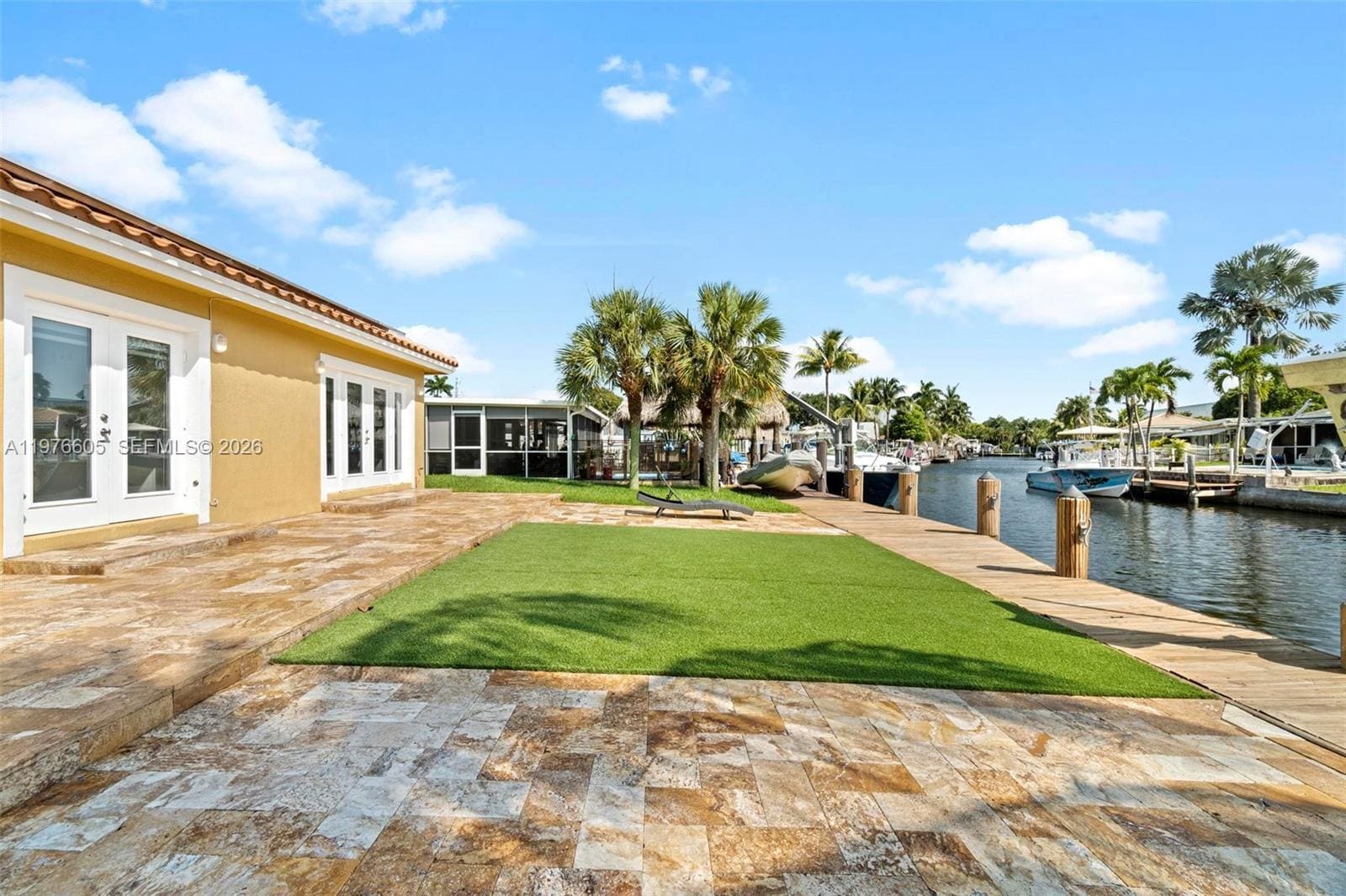 Back - 947 Nautilus Is