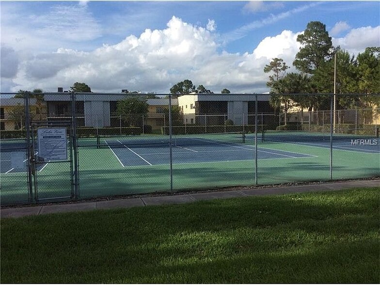 Building Photo - 6037 Scotchwood Gln