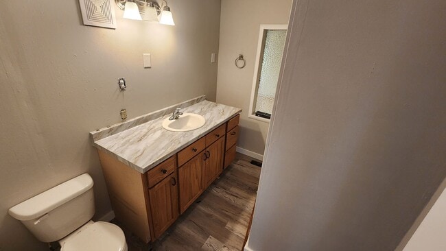 Building Photo - Wonderfully Updated South Hill 3 Bedroom 1...