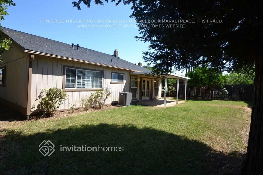 Building Photo - 3209 Hogarth Dr