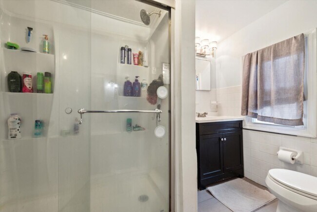 Building Photo - Updated 3-bedroom, 1.5-bath home with a garage in the borough of West Chester!