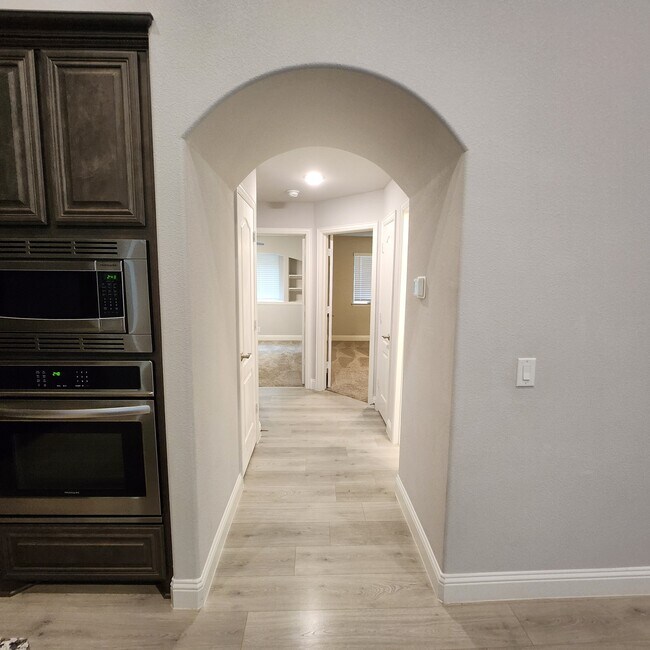 Building Photo - 1312 Carancho Dr