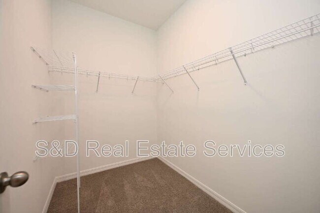 Building Photo - 5507 Freesia Dr