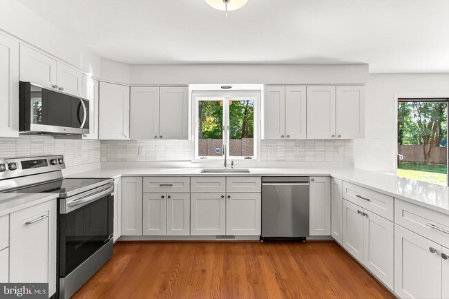 Building Photo - 6294 Dunaway Ct