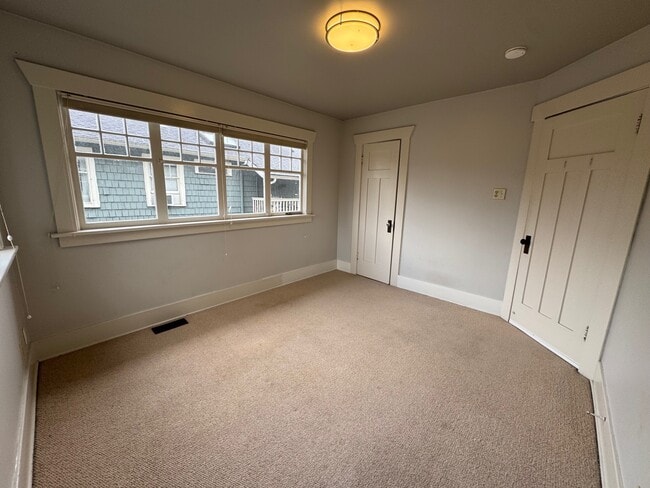 Building Photo - 6247 31st Ave NE