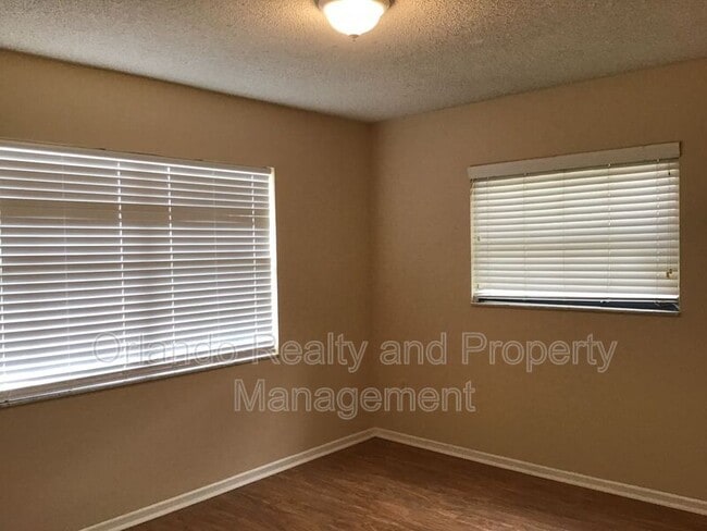 Building Photo - 7024 Chaucer Ln
