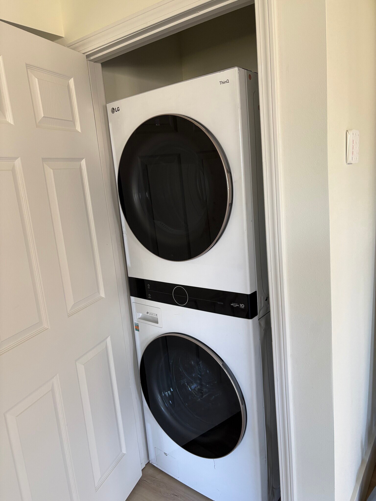 Building Photo - 1200 Southlawn Blvd