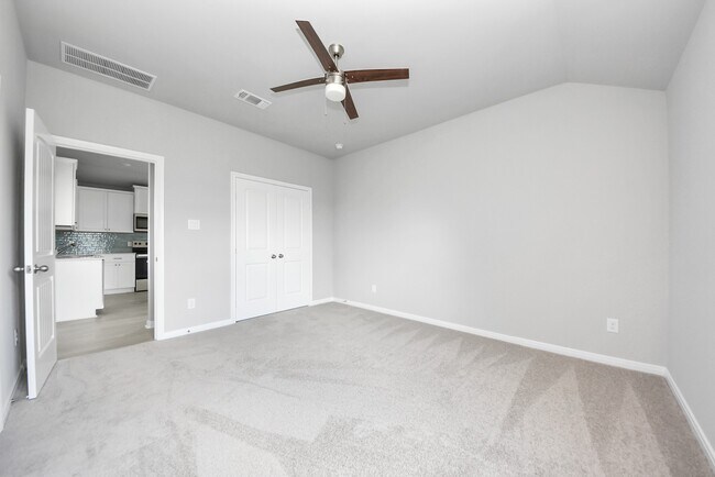 Building Photo - 1105 W Bayshore Dr